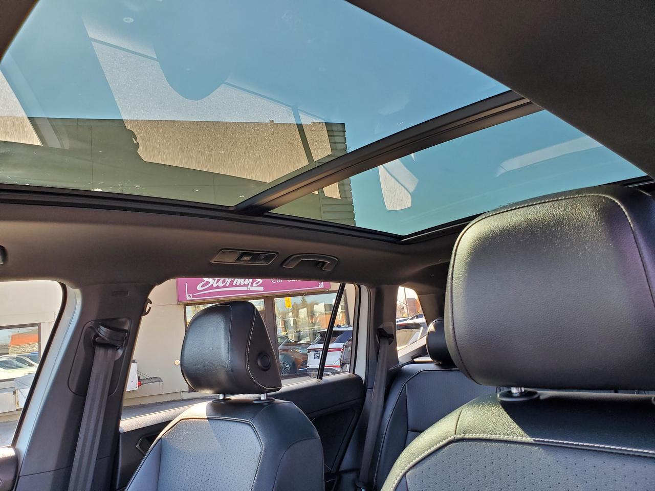 2022 Volkswagen Tiguan Comfortline R-Line Black Edition  **CALL NAPANEE Photo