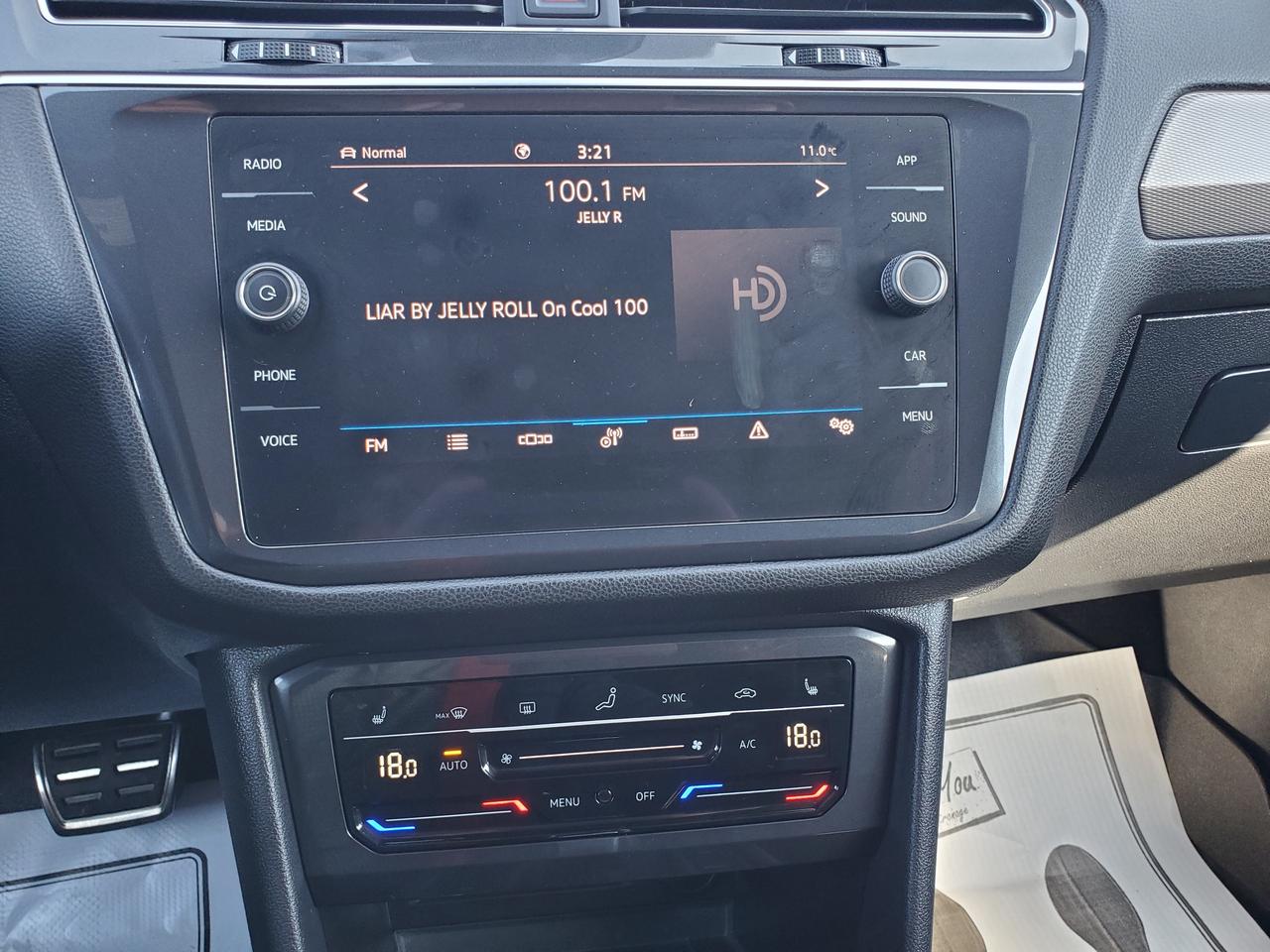 2022 Volkswagen Tiguan Comfortline R-Line Black Edition  **CALL NAPANEE Photo