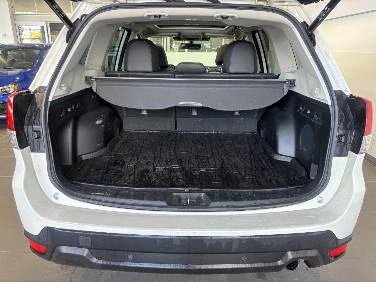 2023 Subaru Forester LIMITED   1 OWNER   LEATHER   NAVI   SUNROOF   AWD Photo