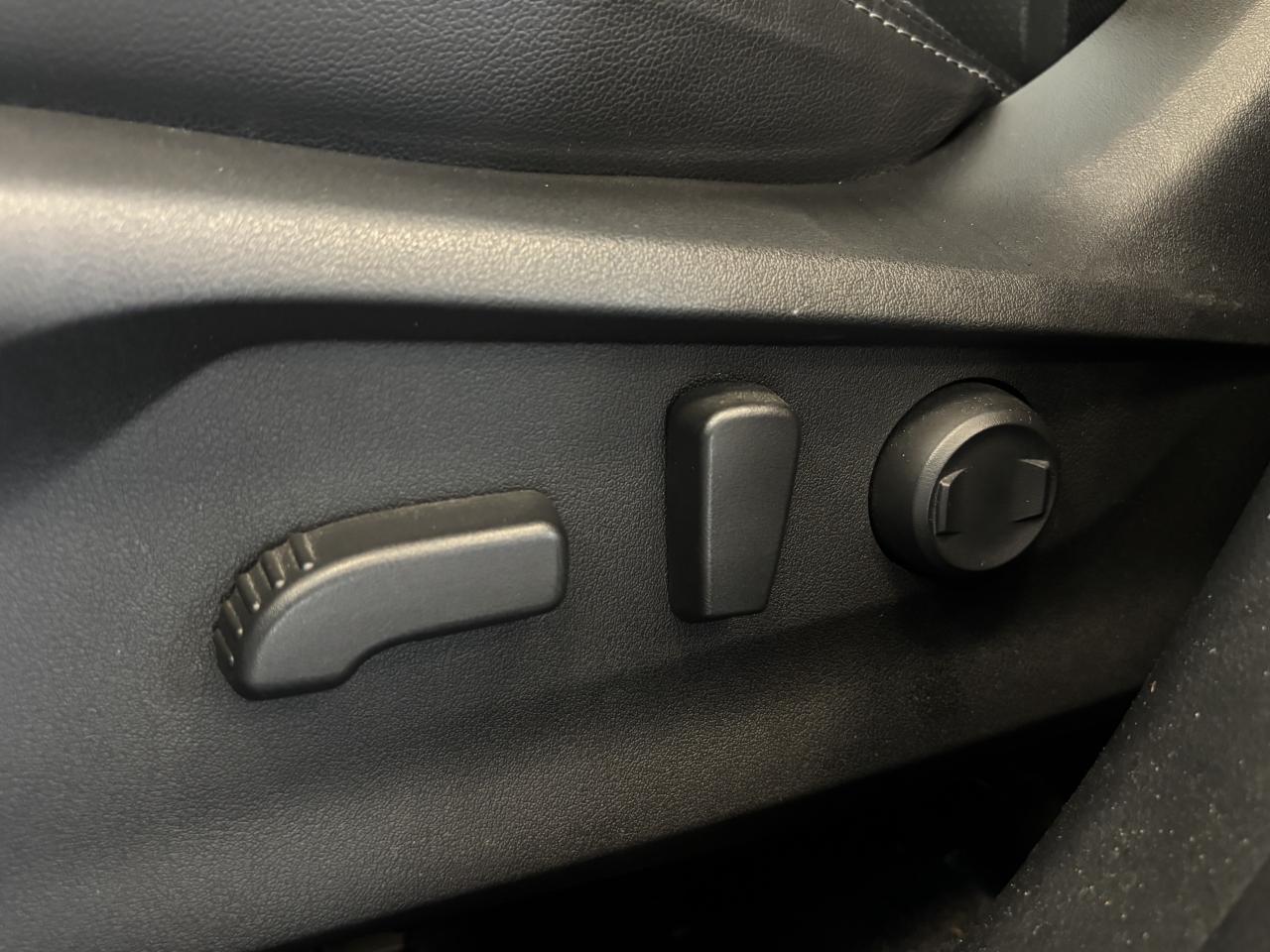 2023 Subaru Forester LIMITED   1 OWNER   LEATHER   NAVI   SUNROOF   AWD Photo