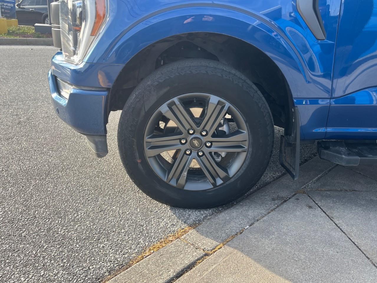 2023 Ford F-150 LARIAT 502A TWIN PANEL SUNROOF Photo