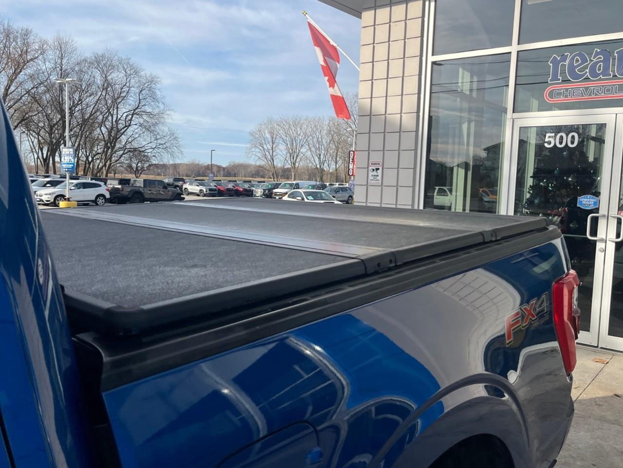 2023 Ford F-150 LARIAT 502A TWIN PANEL SUNROOF Photo