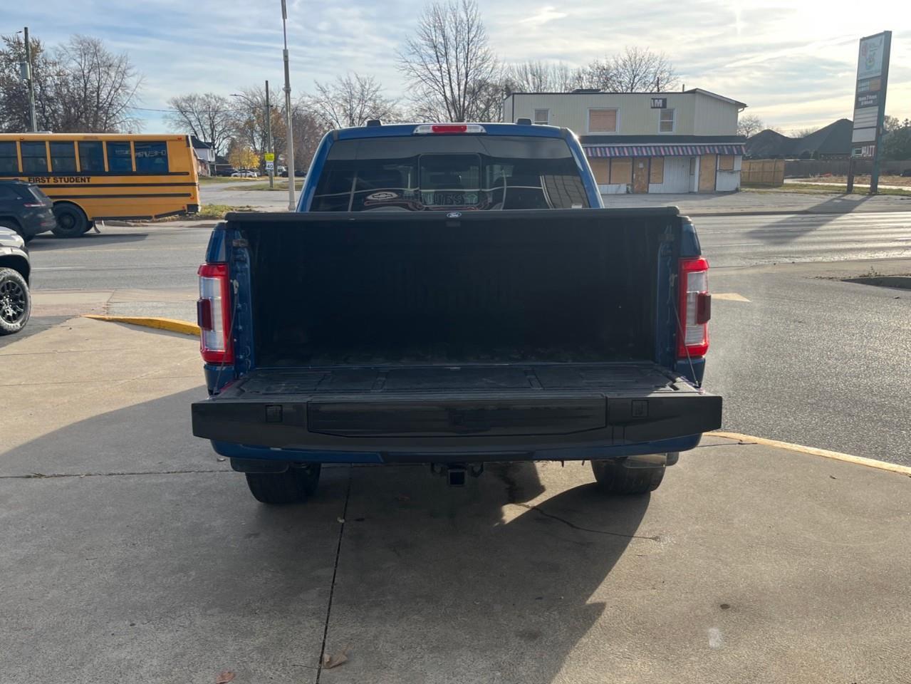 2023 Ford F-150 LARIAT 502A TWIN PANEL SUNROOF Photo