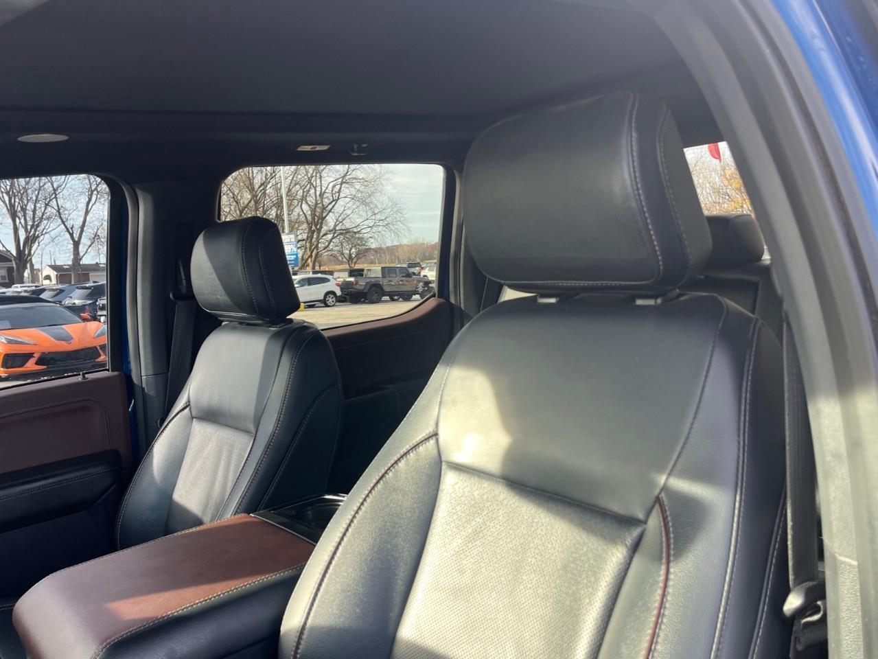 2023 Ford F-150 LARIAT 502A TWIN PANEL SUNROOF Photo
