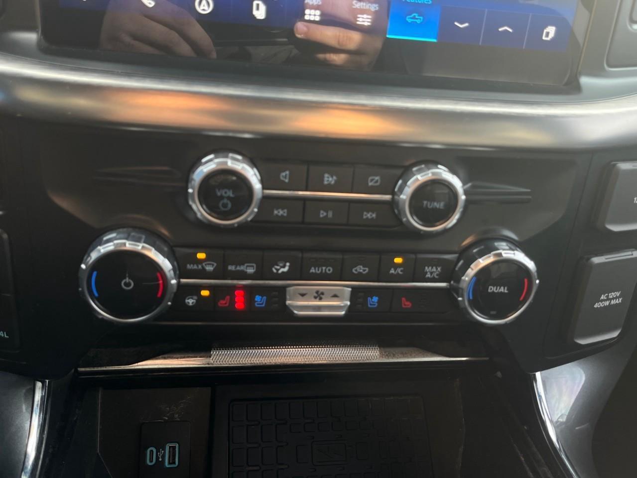 2023 Ford F-150 LARIAT 502A TWIN PANEL SUNROOF Photo