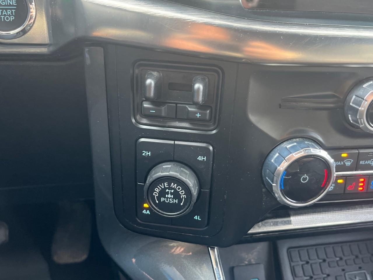 2023 Ford F-150 LARIAT 502A TWIN PANEL SUNROOF Photo