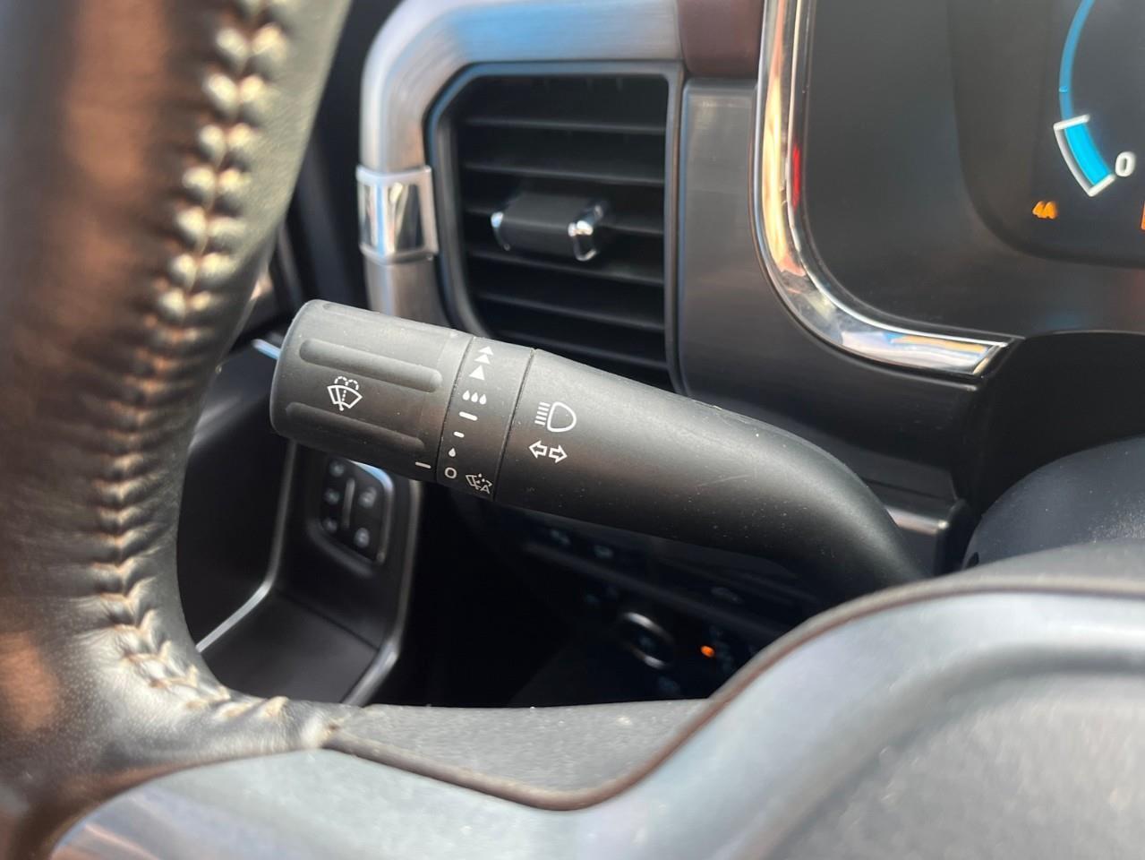 2023 Ford F-150 LARIAT 502A TWIN PANEL SUNROOF Photo