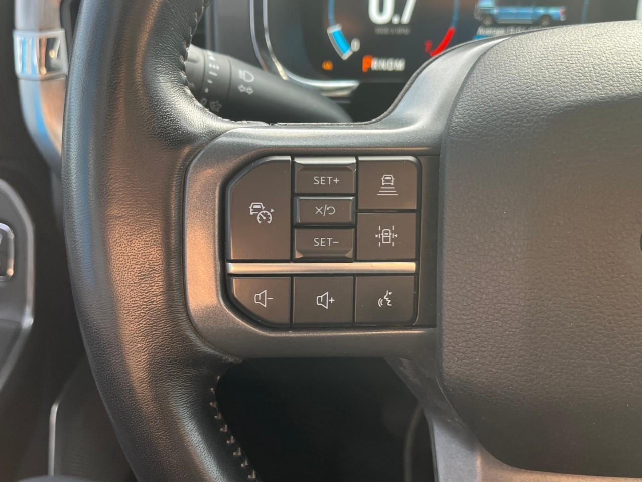 2023 Ford F-150 LARIAT 502A TWIN PANEL SUNROOF Photo