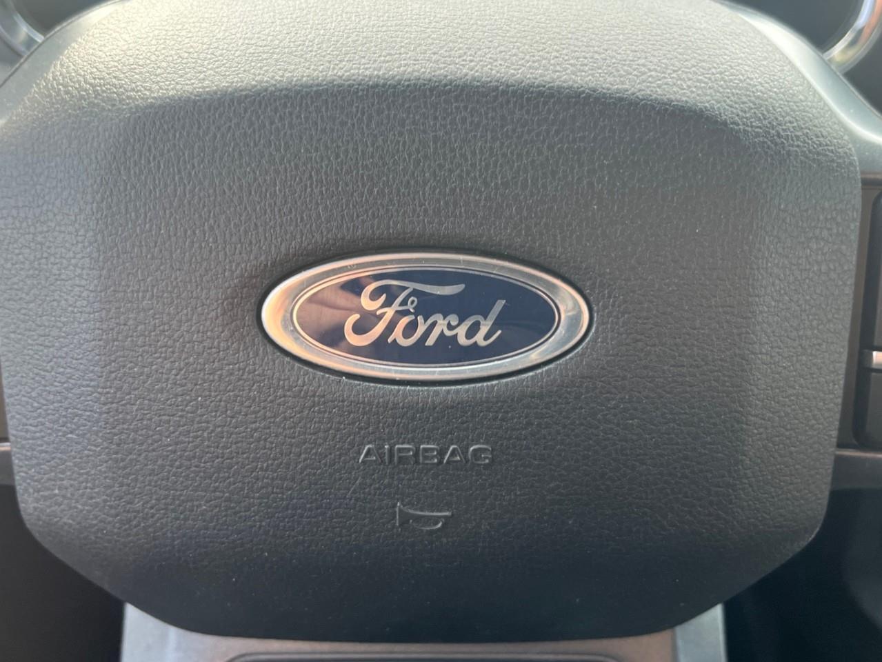 2023 Ford F-150 LARIAT 502A TWIN PANEL SUNROOF Photo