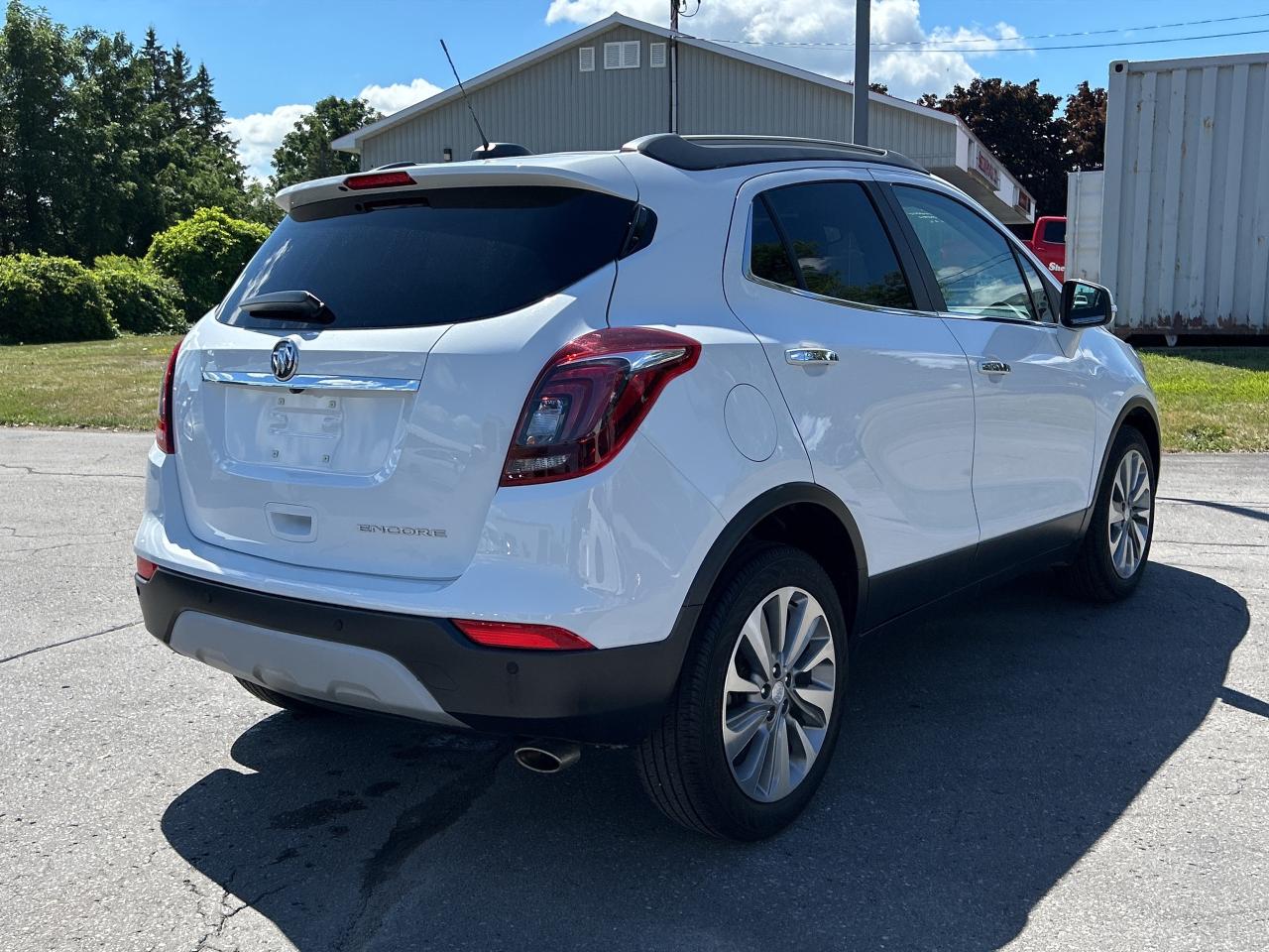 2019 Buick Encore Preferred   54K KMS CALL BELLEVILLE 613-961-8848 Photo