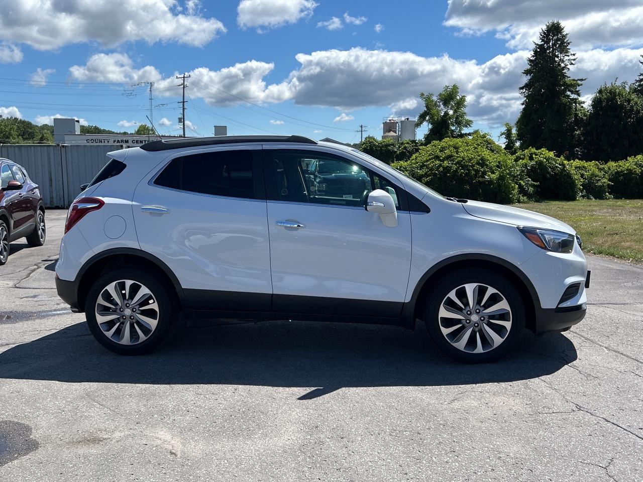 2019 Buick Encore Preferred   54K KMS CALL BELLEVILLE 613-961-8848 Photo