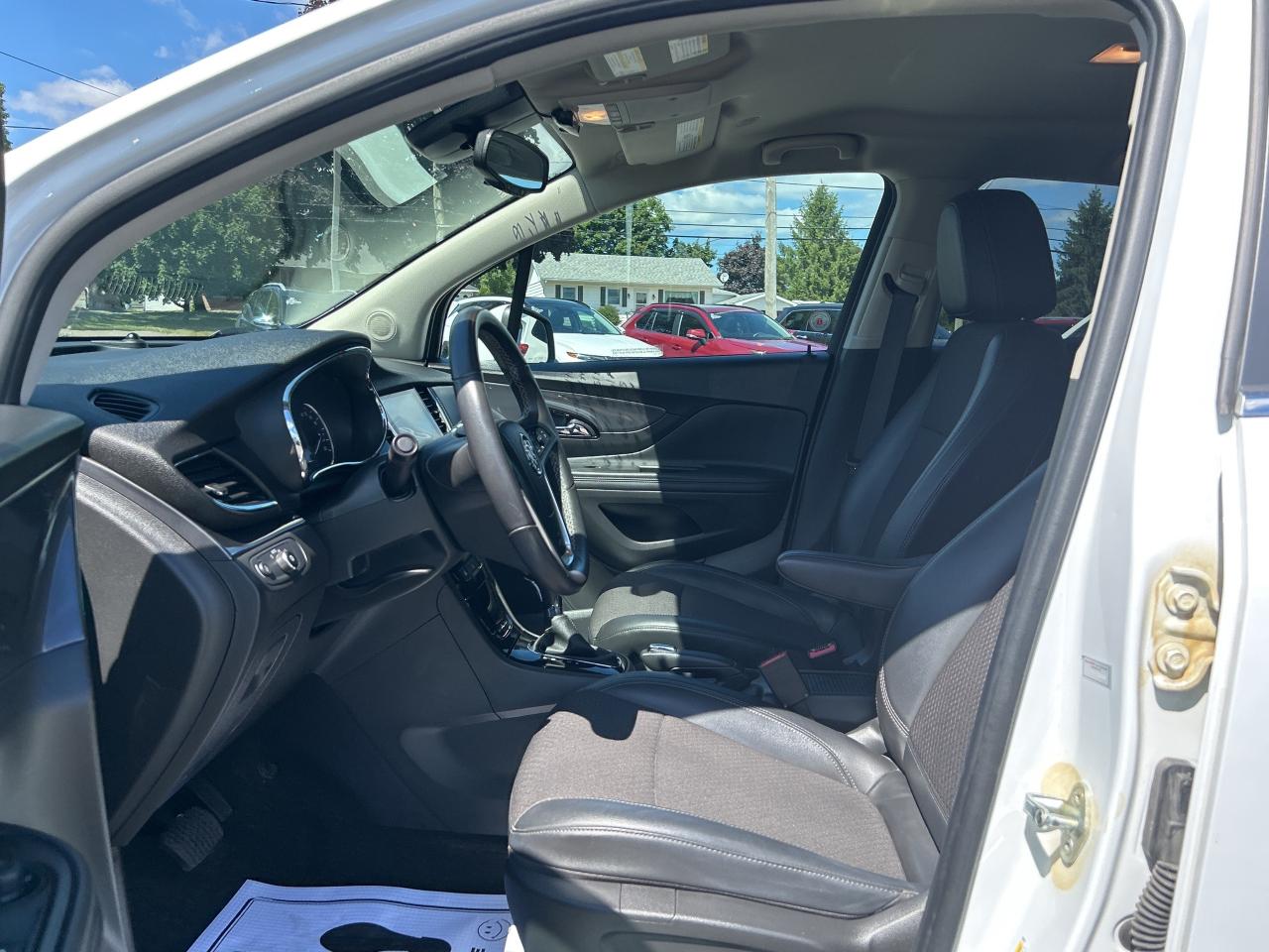 2019 Buick Encore Preferred   54K KMS CALL BELLEVILLE 613-961-8848 Photo