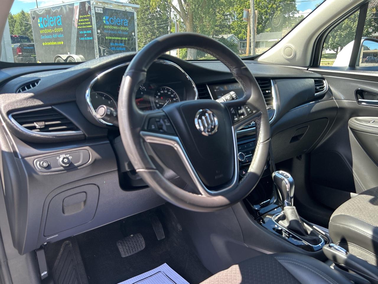 2019 Buick Encore Preferred   54K KMS CALL BELLEVILLE 613-961-8848 Photo