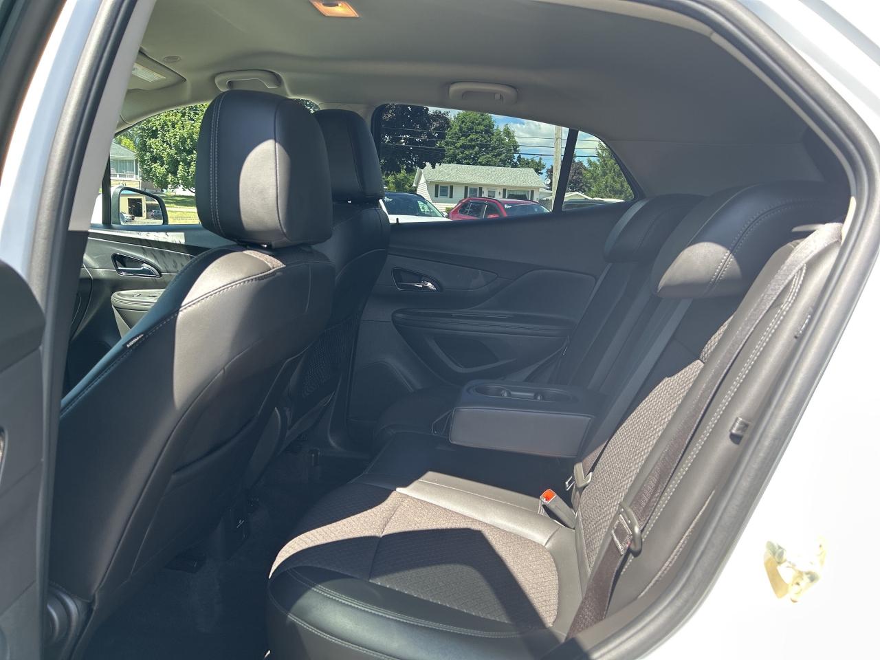 2019 Buick Encore Preferred   54K KMS CALL BELLEVILLE 613-961-8848 Photo