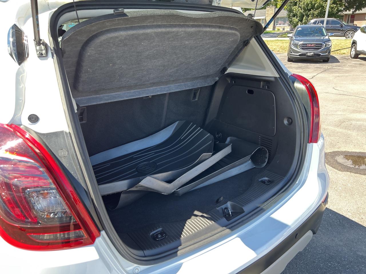 2019 Buick Encore Preferred   54K KMS CALL BELLEVILLE 613-961-8848 Photo