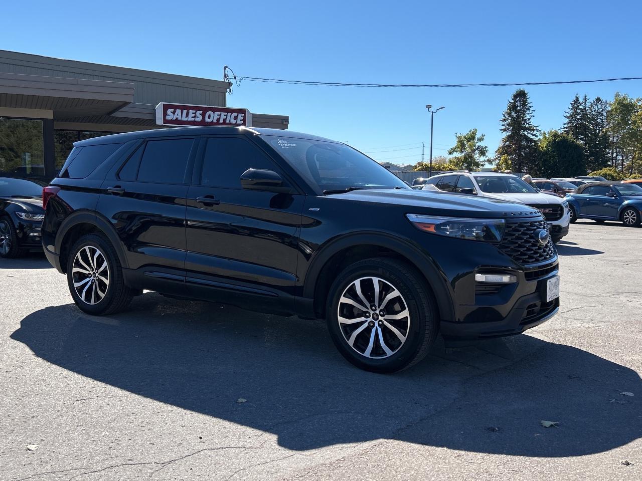 2022 Ford Explorer ST-Line 4X4/REMOTE START/PANO ROOF CALL PICTON 82K Photo