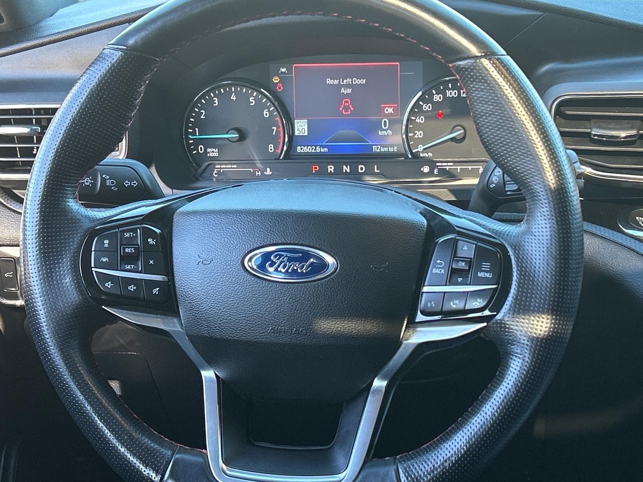 2022 Ford Explorer ST-Line 4X4/LEATHER/NAV/ROOF CALL 613-354-2100 Photo