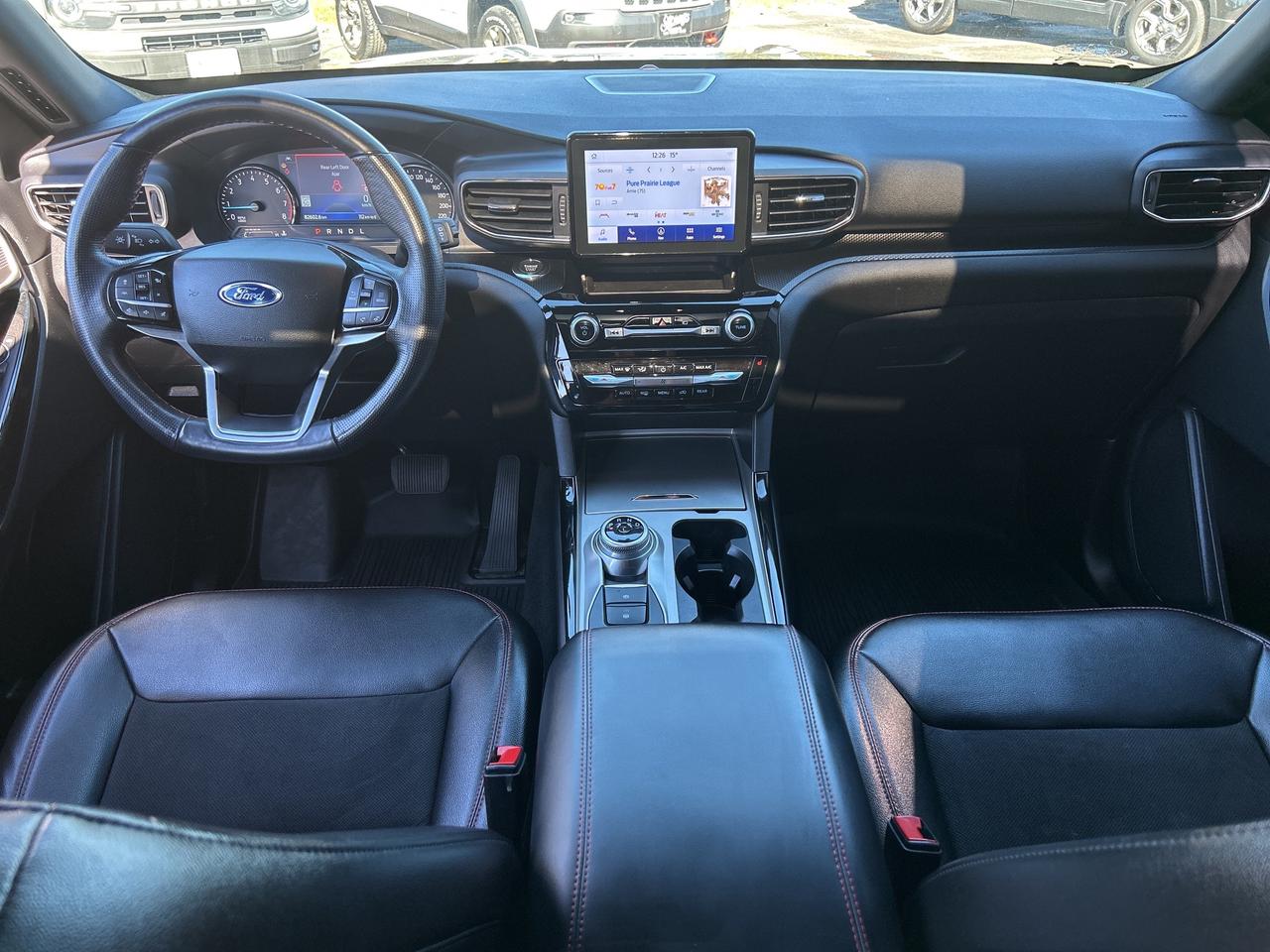 2022 Ford Explorer ST-Line 4X4/LEATHER/NAV/ROOF CALL 613-354-2100 Photo