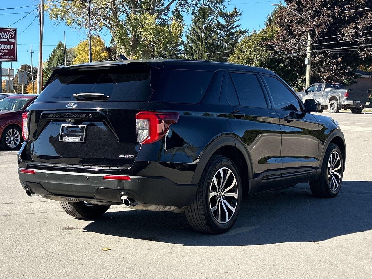 2022 Ford Explorer ST-Line 4X4/LEATHER/NAV/ROOF call NAPANEE Photo4