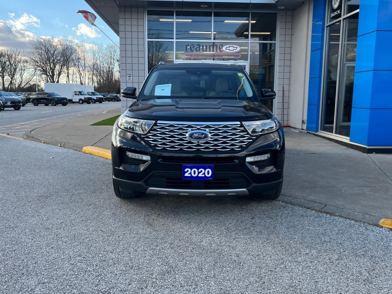 2020 Ford Explorer PLATINUM LOADED LOCAL TRADE! Photo
