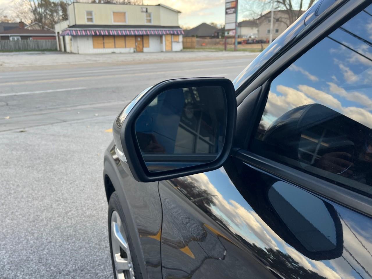 2020 Ford Explorer PLATINUM LOADED LOCAL TRADE! Photo