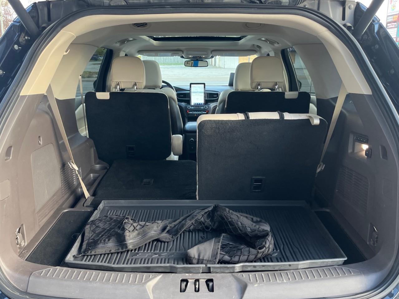 2020 Ford Explorer PLATINUM LOADED LOCAL TRADE! Photo