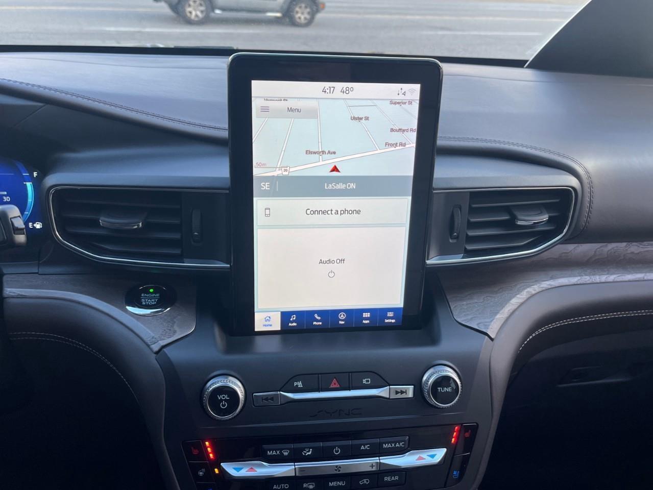 2020 Ford Explorer PLATINUM LOADED LOCAL TRADE! Photo