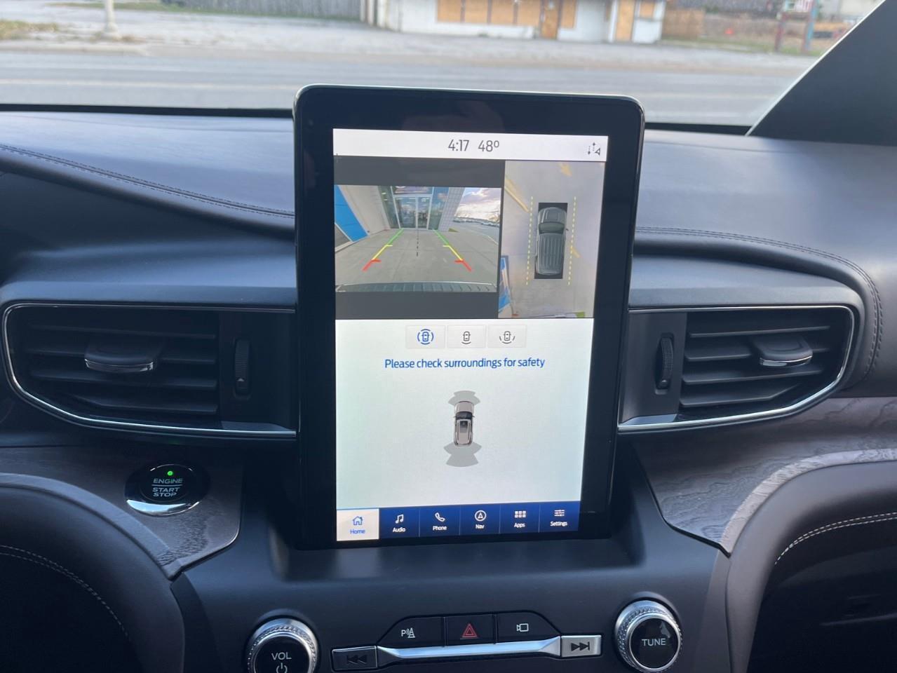 2020 Ford Explorer PLATINUM LOADED LOCAL TRADE! Photo