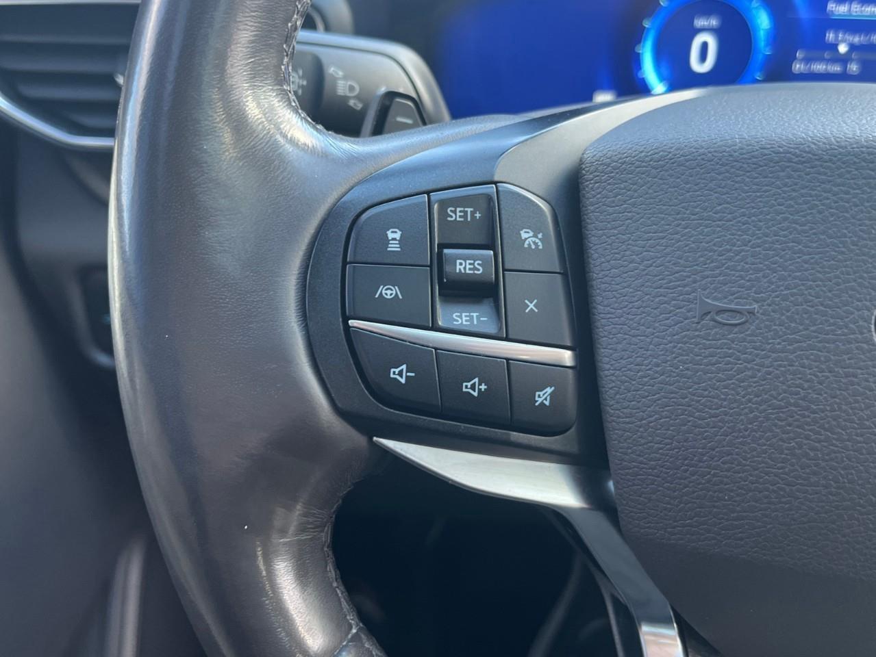 2020 Ford Explorer PLATINUM LOADED LOCAL TRADE! Photo