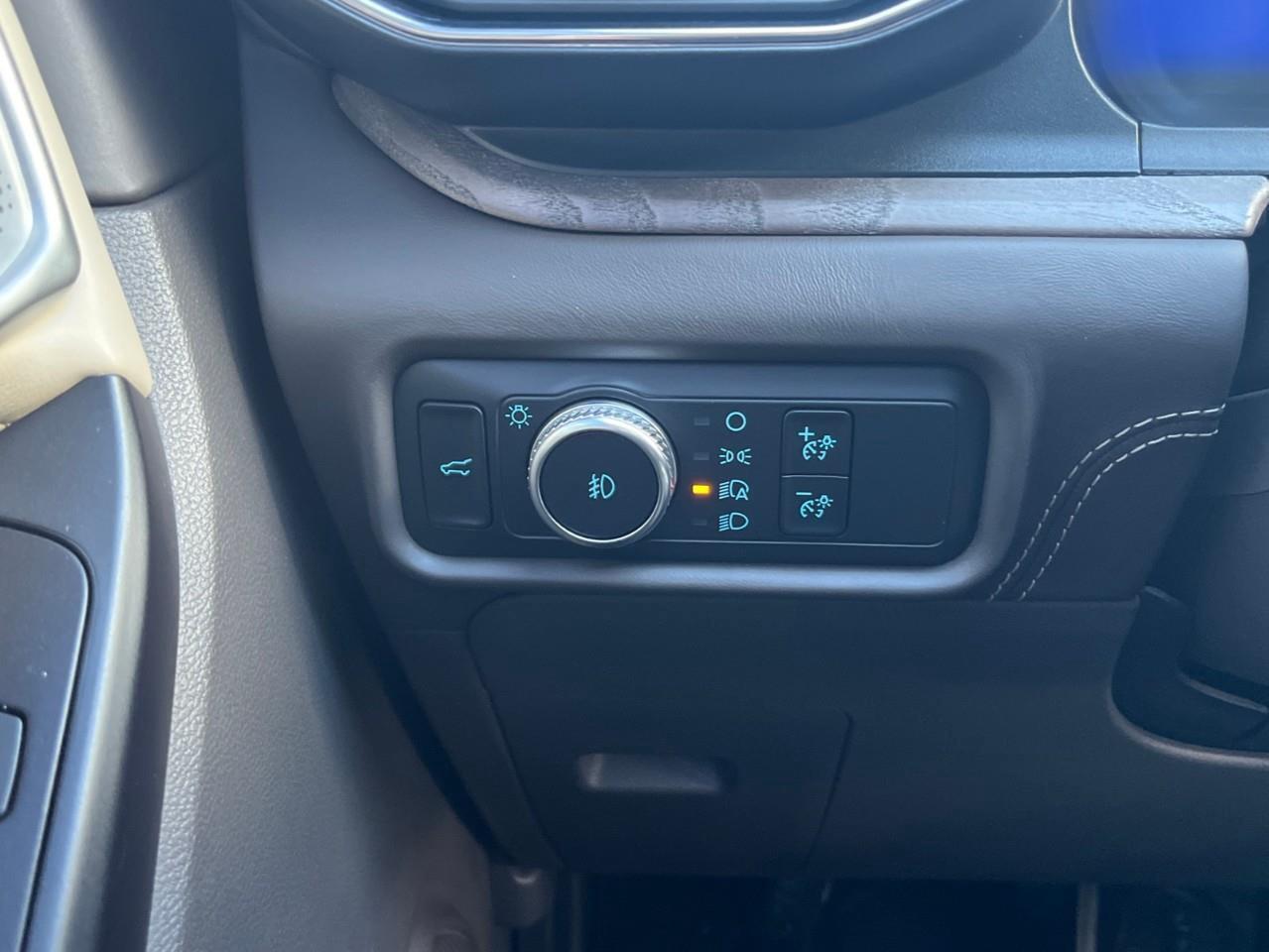 2020 Ford Explorer PLATINUM LOADED LOCAL TRADE! Photo