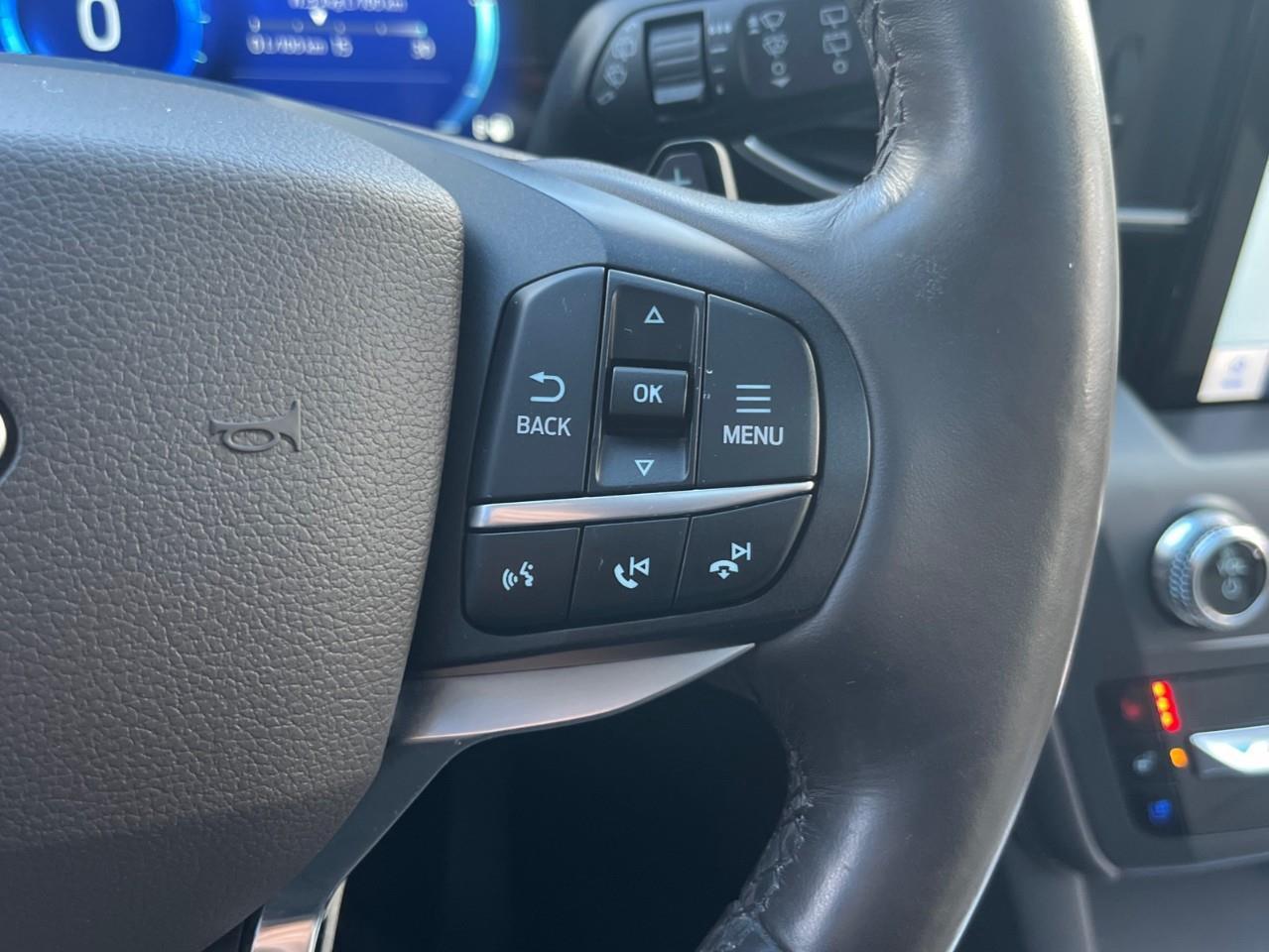 2020 Ford Explorer PLATINUM LOADED LOCAL TRADE! Photo