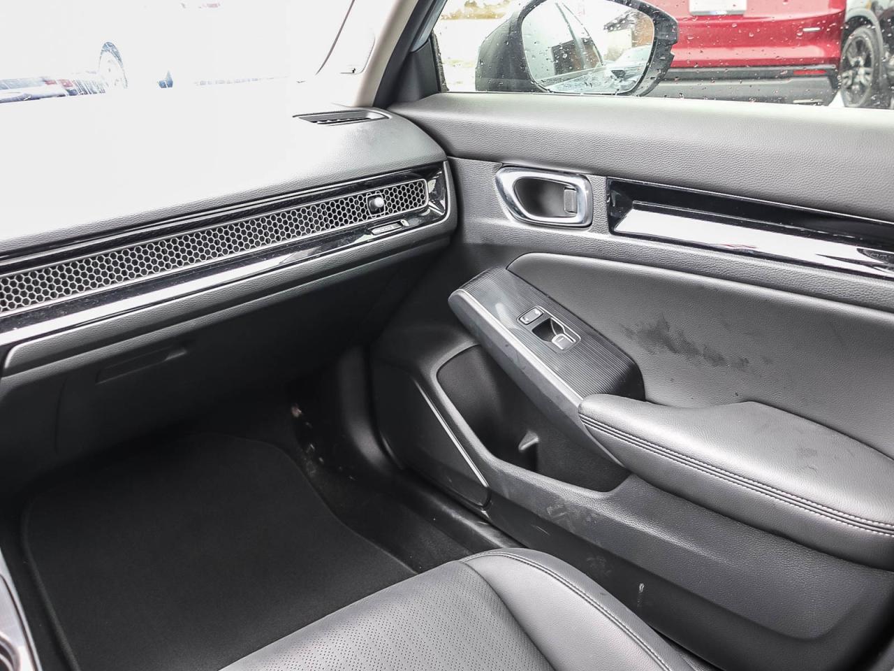 2022 Honda Civic Sedan TOURING   HONDA CERTIFIED   ONE OWNER   CLEAN Photo