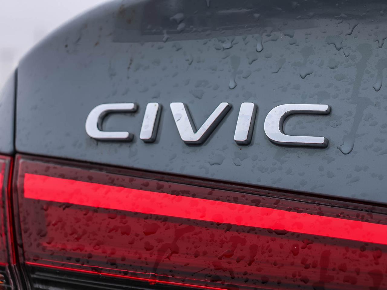 2022 Honda Civic Sedan TOURING   HONDA CERTIFIED   ONE OWNER   CLEAN Photo