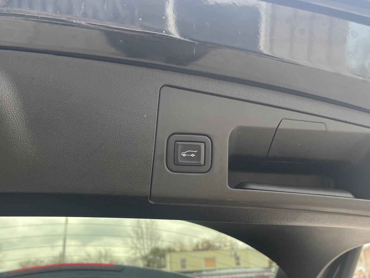 2020 Cadillac XT4 SPORT LOCAL TRADE! Photo