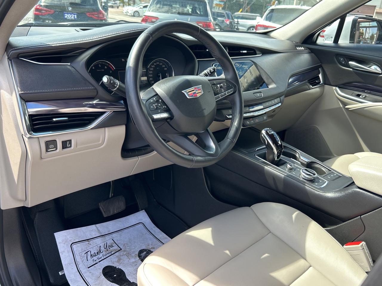 2022 Cadillac XT4 AWD Luxury *** CALL BELLEVILLE 613-961-8848 Photo