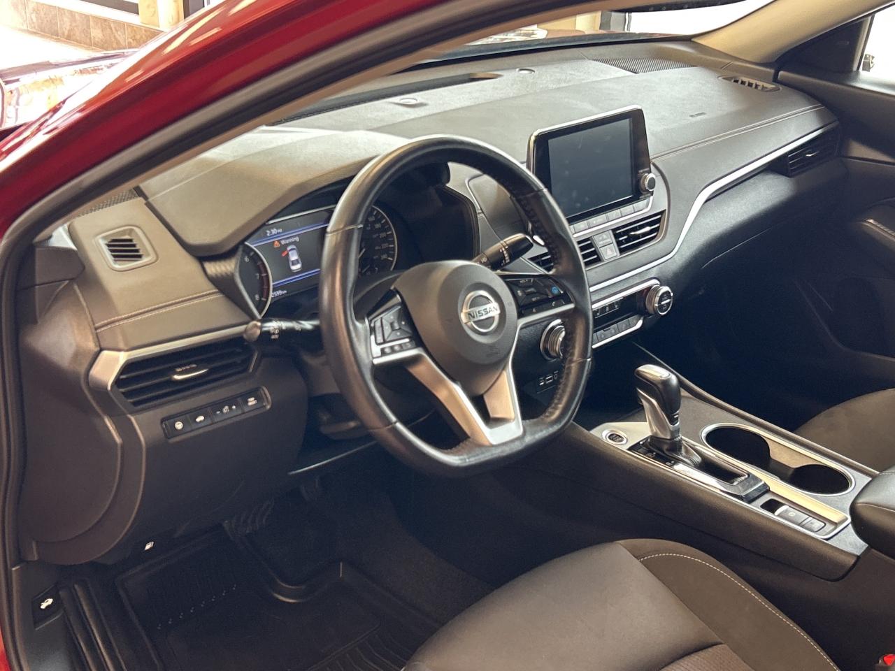 2019 Nissan Altima 2.5 SV AWD/SUNROOF **CALL BELLEVILLE 613-961-8848 Photo