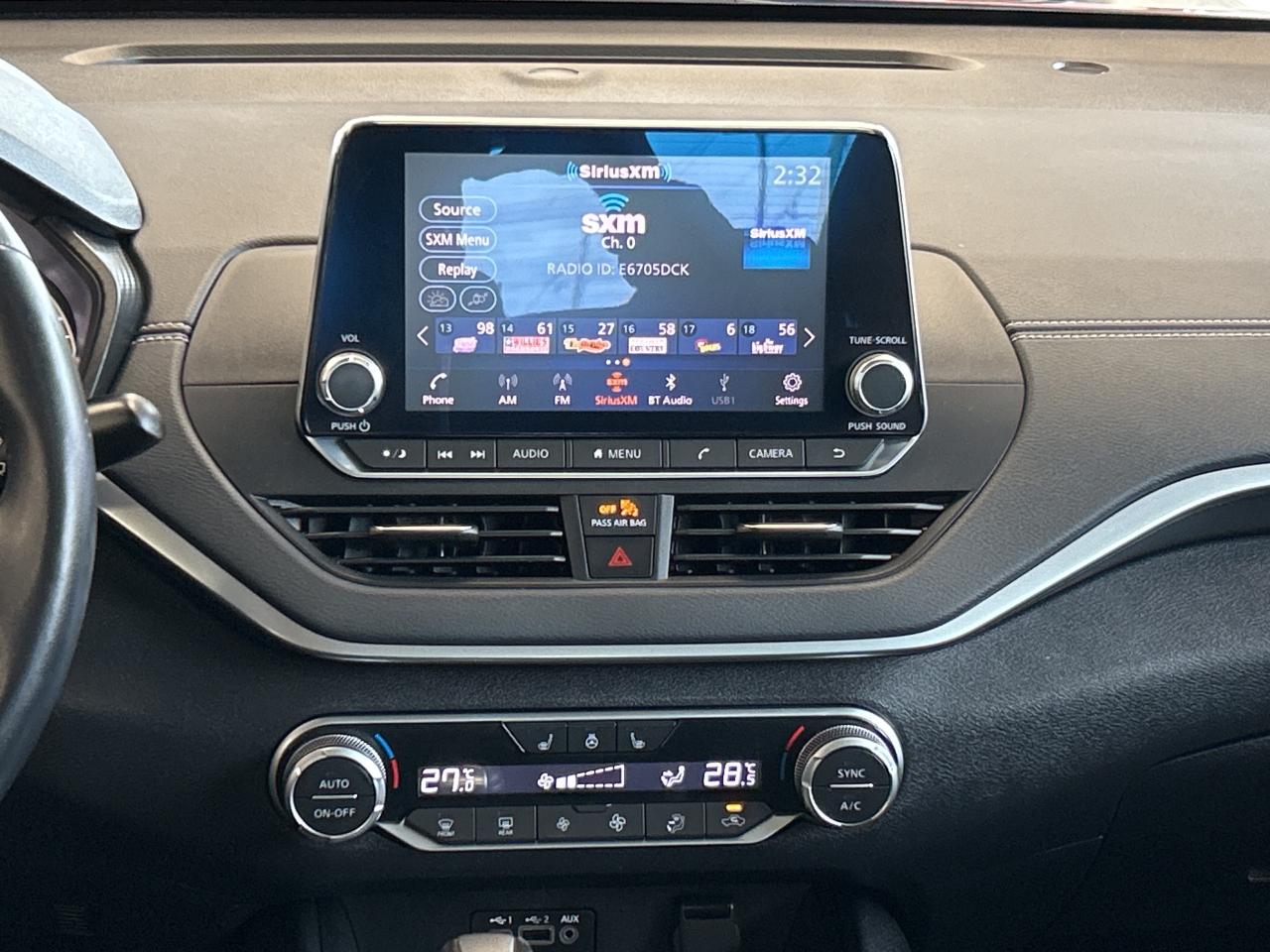 2019 Nissan Altima 2.5 SV AWD/SUNROOF **CALL BELLEVILLE 613-961-8848 Photo