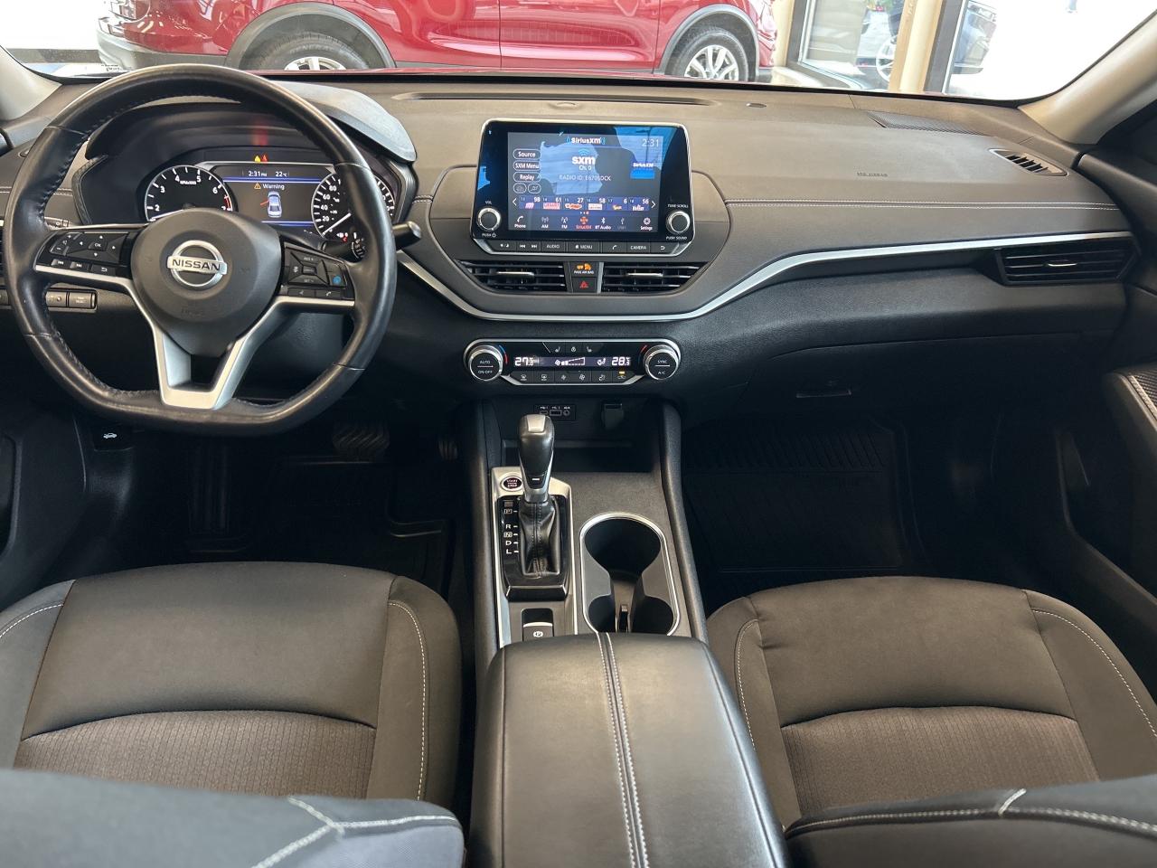 2019 Nissan Altima 2.5 SV AWD/SUNROOF **CALL BELLEVILLE 613-961-8848 Photo