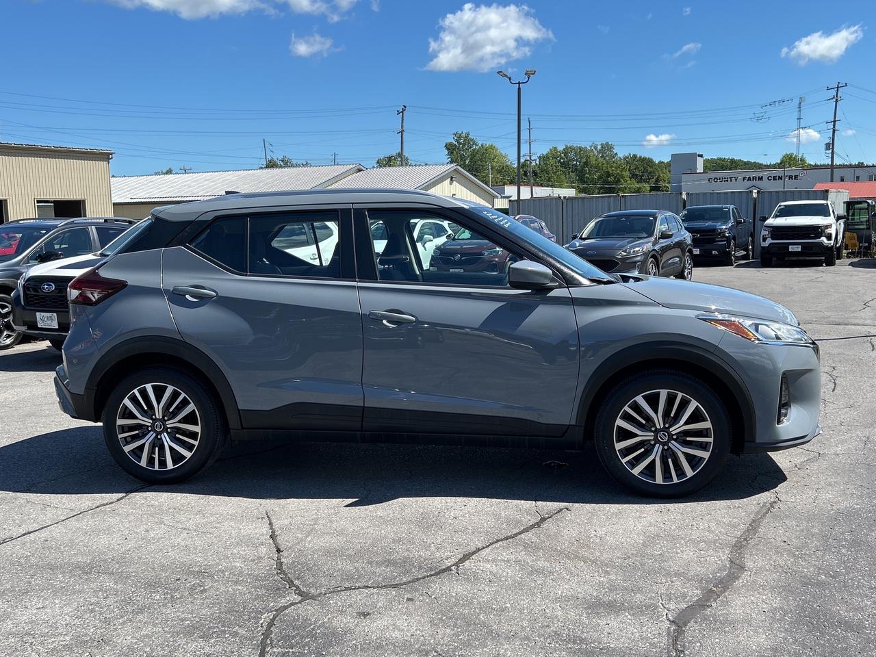 2021 Nissan Kicks SV HEATED SEATS/BACKUP CAM CALL 613*961*8848 Photo