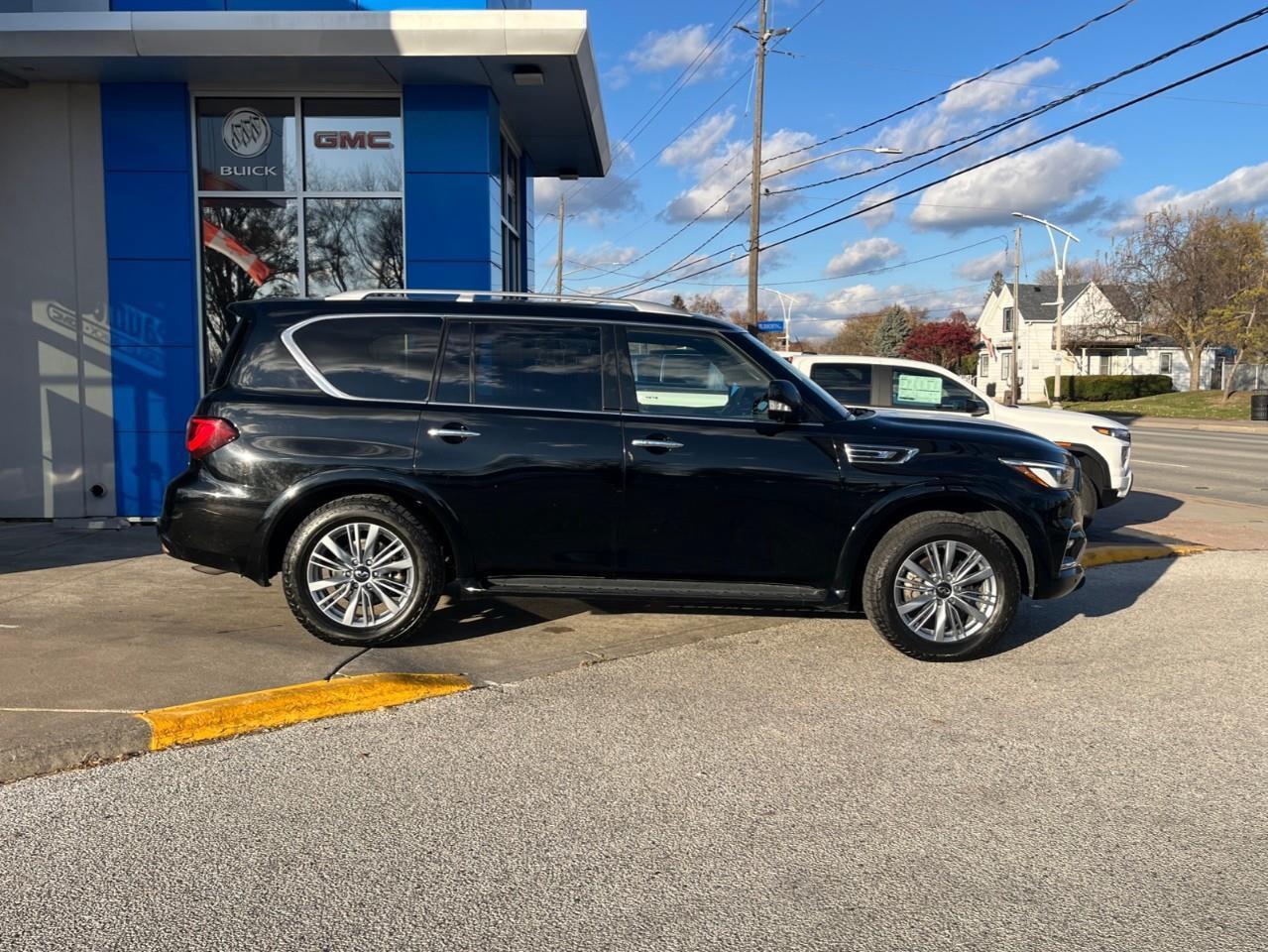 2024 Infiniti QX80 LUXE BEASTLY TRAVELLER WITH ALL THE OPTIONS SAVE B Photo3