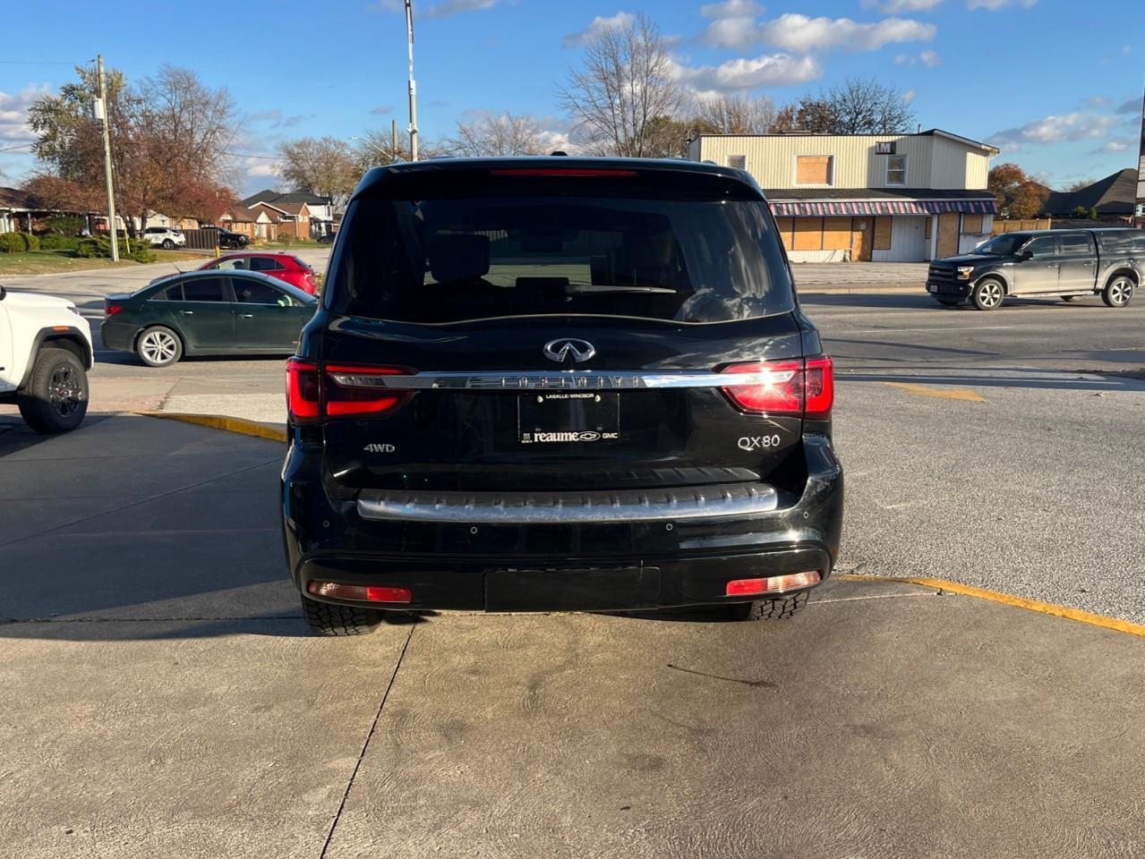 2024 Infiniti QX80 LUXE BEASTLY TRAVELLER WITH ALL THE OPTIONS SAVE B Photo