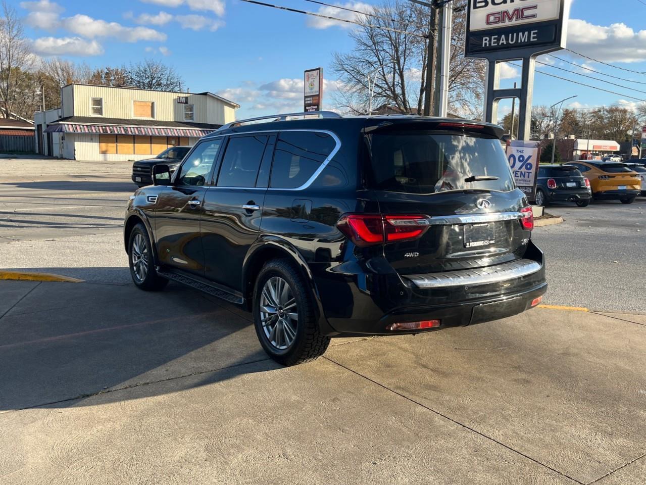 2024 Infiniti QX80 LUXE BEASTLY TRAVELLER WITH ALL THE OPTIONS SAVE B Photo