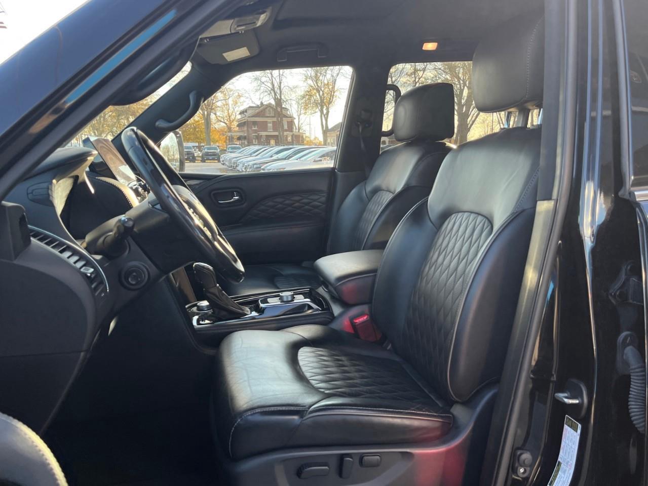 2024 Infiniti QX80 LUXE BEASTLY TRAVELLER WITH ALL THE OPTIONS SAVE B Photo