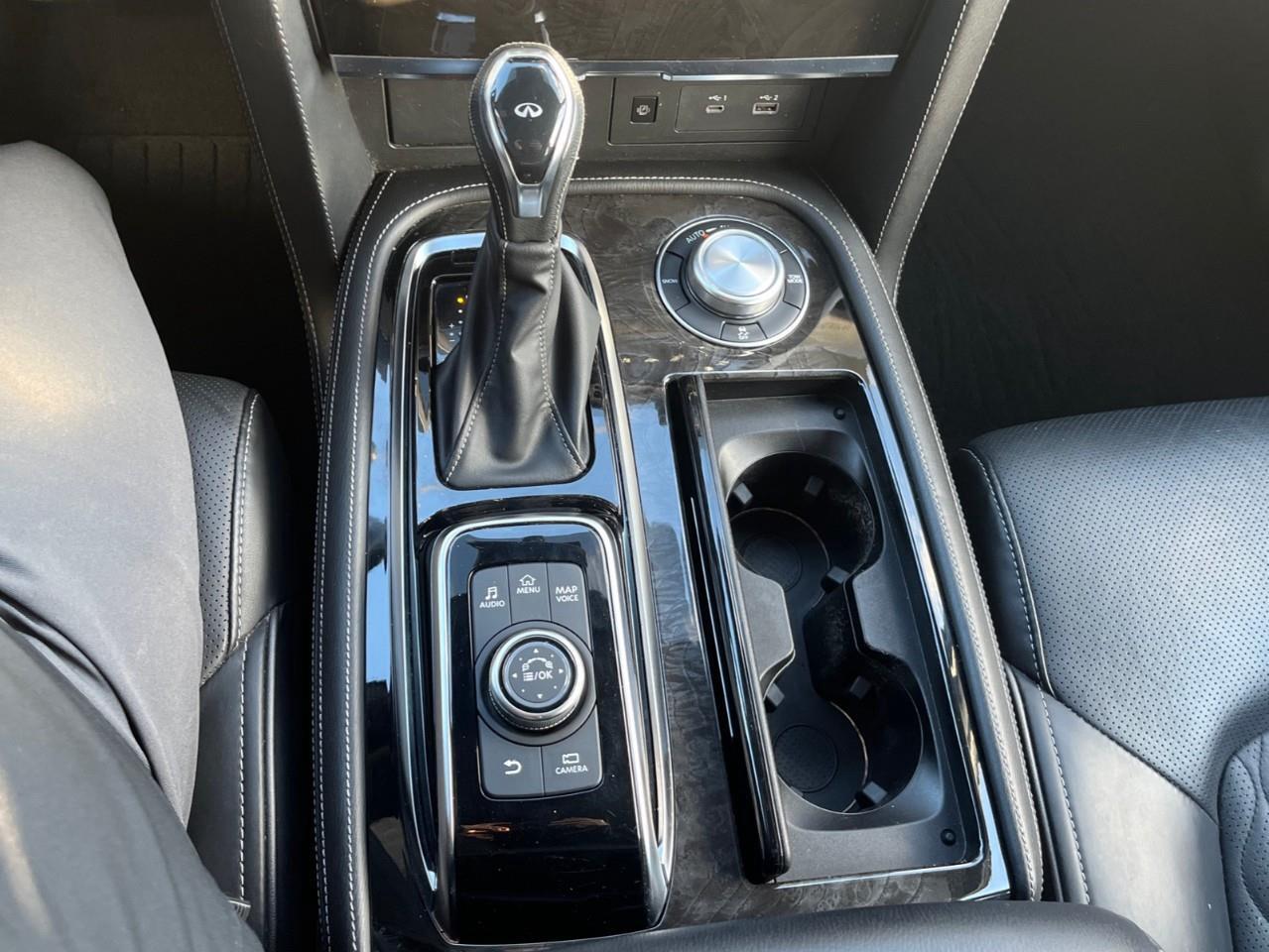 2024 Infiniti QX80 LUXE BEASTLY TRAVELLER WITH ALL THE OPTIONS SAVE B Photo