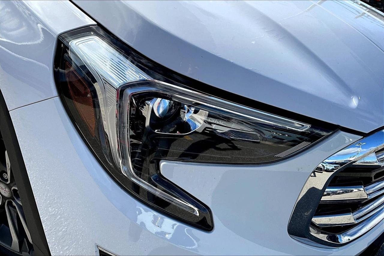 2018 GMC Terrain SLT AWD   Heated Leather Seats   CarPlay/Android Photo