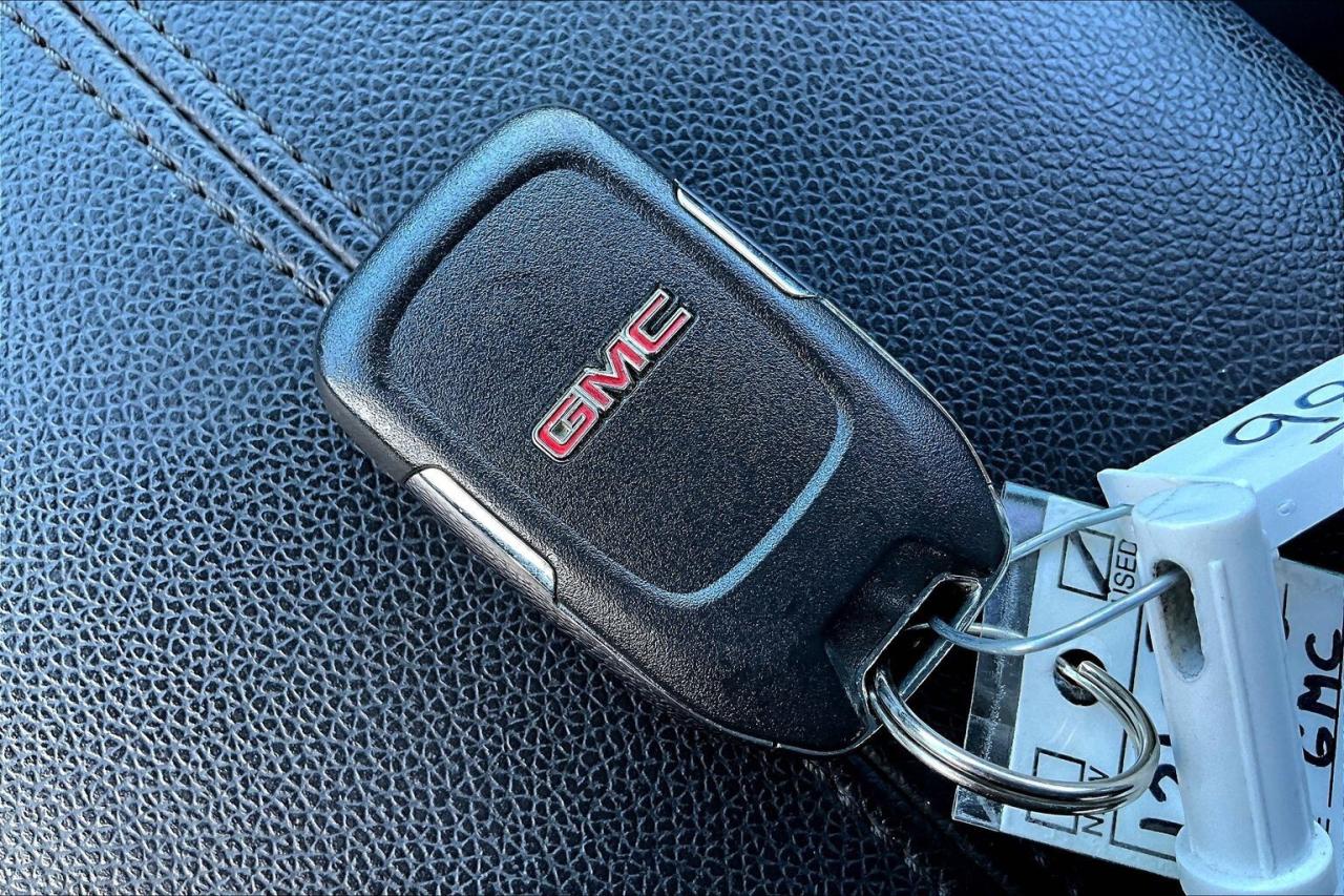 2018 GMC Terrain SLT AWD   Heated Leather Seats   CarPlay/Android Photo