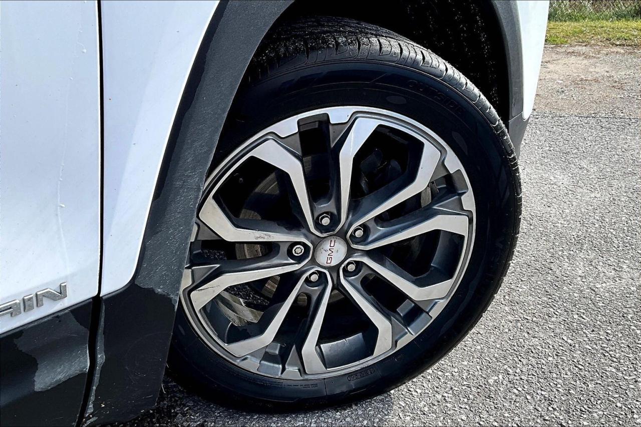 2018 GMC Terrain SLT AWD   Heated Leather Seats   CarPlay/Android Photo