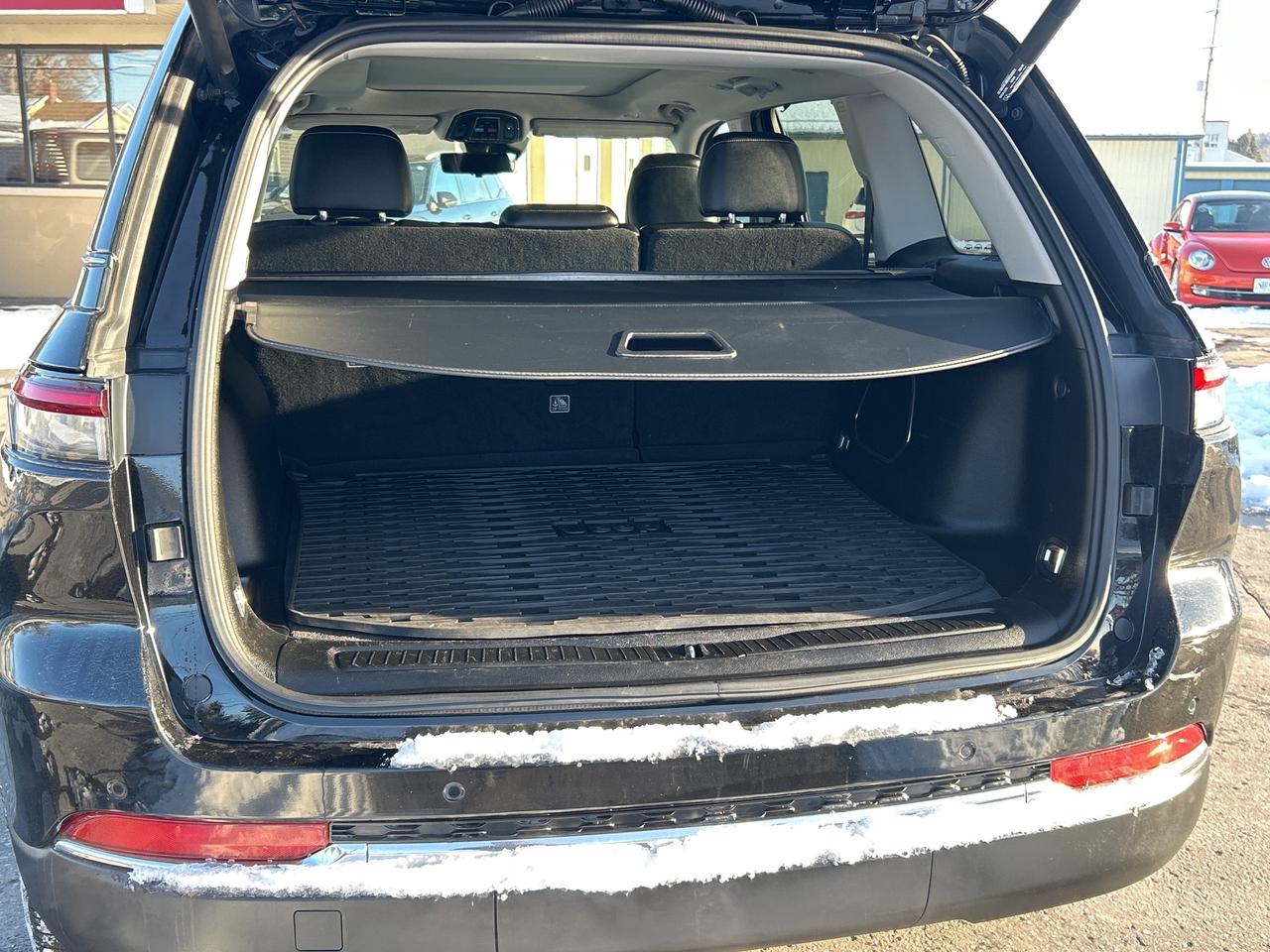 2022 Jeep Grand Cherokee Limited FULLY LOADED!!! CALL PICTON 84K KM'S Photo