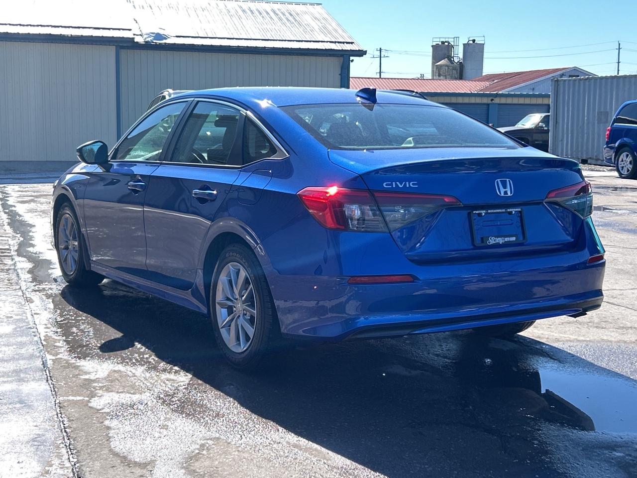 2022 Honda Civic Sedan EX/ROOF/HTD SEATS-WHEEL CALL NAPANEE 613-354-2100 Photo2