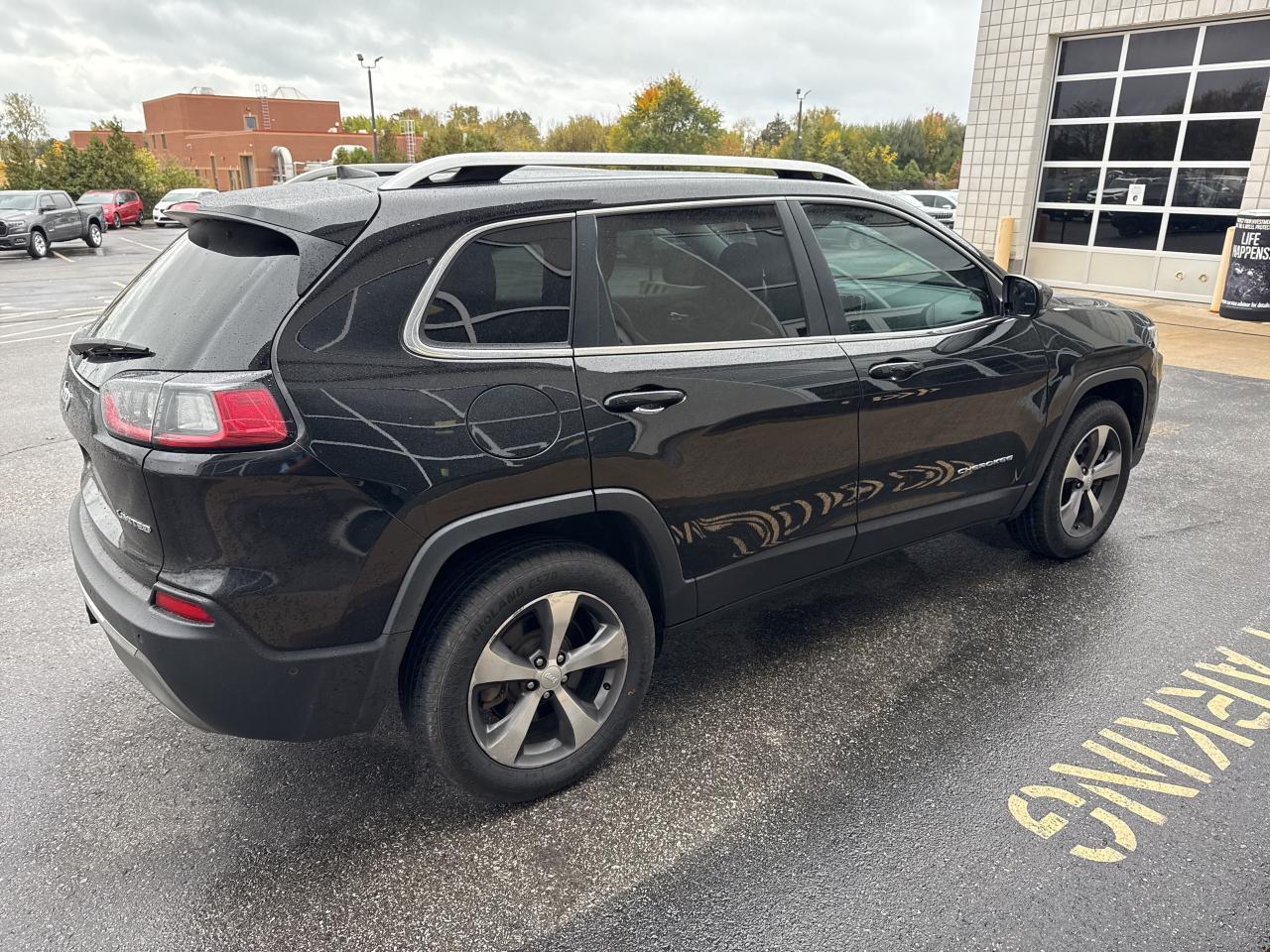 2019 Jeep Cherokee Limited Photo3